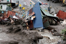 Japonya’da sel felaketi nedeniyle binlerce kişiye tahliye emri verildi