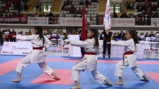 Karate Minik Yıldızlar Türkiye Şampiyonası Sivas'ta devam ediyor