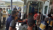 Kars'ta kamyonet şarampole devrildi: Bir astsubay şehit oldu, 3 sivil öldü, bir asker de yarala