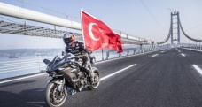 Kenan Sofuoğlu Osmangazi Köprüsünden 400 kilometre ile geçti