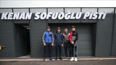 Kenan Sofuoğlu, yeni sezona hazırladığı milli motosikletçilerden şampiyonluk bekliyor