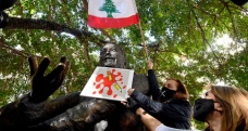 Lübnan'da Hizbullah eleştirmeni aktivistin öldürülmesi protesto edildi