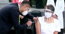 Meksika’da ilk Covid-19 aşısı hemşireye yapıldı