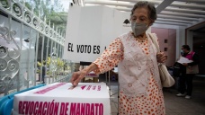 Meksikalılar, Devlet Başkanı Obrador'un görevine devam etmesini destekliyor