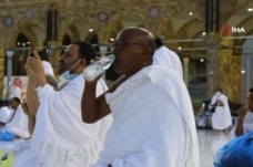 Mescid-i Haram’da 2 yıl aradan sonra iftar verildi