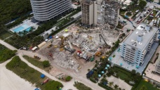 Miami'de çöken 13 katlı binada ölenlerin sayısı 20'ye çıktı