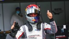 Milli otomobil yarışçısı Ayhancan Güven Bahreyn'deki ikinci yarışını da kazandı