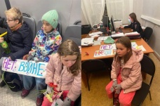 Moskova'da savaş karşıtı 2 anne ve 5 çocuk gözaltına alındı