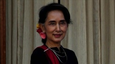 Myanmar'daki darbenin hedefindeki Suu Çii 2 hafta daha gözaltında kalacak