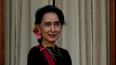 Myanmar'ın devrik lideri Suu Çii gözaltında Kovid-19 aşısı oldu