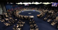 NATO Bildirisi: 'İsveç ve Finlandiya'yı ittifaka davet etme kararı aldık'