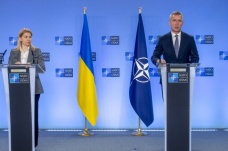 NATO: 'Rusya ile görüşmek her problemi çözmeyecek'