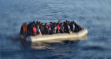 Orta Akdeniz’de Libya açıklarında göçmenleri taşıyan bot alabora oldu: 57 kişi öldü