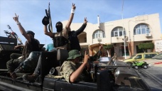 Paralı askerlerden intikam almak isteyen Libyalılar Hafter'e ait karargahı bastı
