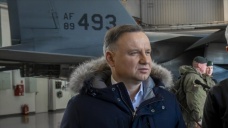 Polonya Cumhurbaşkanı Duda'nın uçağı arıza nedeniyle acil iniş yaptı