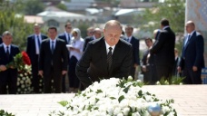 Putin, Kerimov un mezarını ziyaret etti