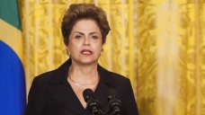 Rousseff, göreve gelirse erken seçim için halk oylamasına gidecek