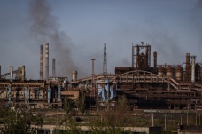 Rusya’nın Azovstal fabrikasına fosfor bombası ile saldırı düzenlediği iddia edildi