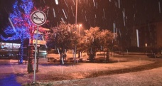 Sarıyer’de gece saatlerinde başlayan kar yağışı etkisini göstermeye başladı