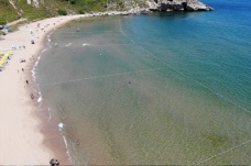 Şile Uzunkum Plajı’nda ‘Mavi Bayrak’ dalgalanmaya başladı