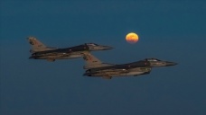 Süper Ay, Türk savaş uçakları ile güzel bir görüntü oluşturdu