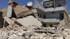 Suriye'de yerleşim yerlerine hava saldırıları