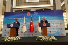 TBMM Başkanı Şentop: 'Türkiye göç meselesi konusunda yalnız bırakıldı'
