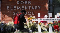 Teksas'taki okul saldırısında polisler arasında iletişim kopukluğu yaşandığı ortaya çıktı