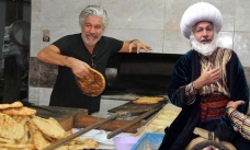 Temsili Nasreddin Hoca Behzat Uygur, fırında tahinli pide pişirdi 