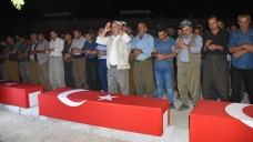 Teröristlerin katlettiği 3 işçinin cenazeleri defnedildi