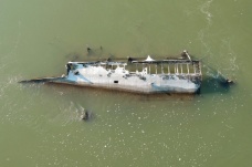Tuha Nehri’ni kuraklık vurdu: 2. Dünya Savaşı’nda batan gemi ortaya çıktı