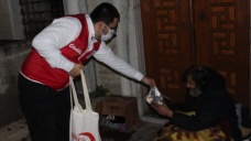 Türk Kızılay Eyüpsultan Şube Başkanlığı, evsiz vatandaşları otellere yerleştiriyor
