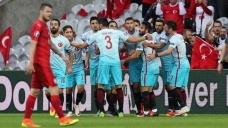 Türkiye tur şansını sürdürüyor: 2-0