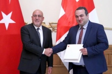 Türkiye’nin yeni Tiflis Büyükelçisi Orbay güven mektubunu sundu