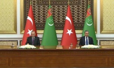 Türkmenistan’da ortak anlaşmalar imzalandı