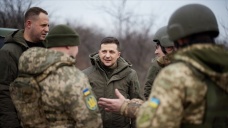 Ukrayna Devlet Başkanı Zelenskiy G7 ülkeleri büyükelçileriyle beraber Donbas cephesini ziyaret etti