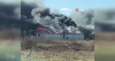 Ukrayna’da göçmelerin kaldığı sitede korkutan yangın