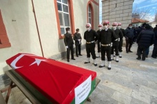 Vefat eden Kıbrıs Barış Harekatı gazisi toprağa verildi