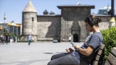 Yurtlarda ücretsiz konaklamadan yararlanan gençler Erzurum'da tarihe yolculuk etti