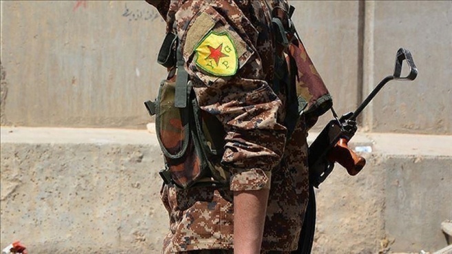 YPG/PKK'lı teröristler Haseke'de 'çocuk savaşçı' kadrosu için 3 kız daha kaçırdı